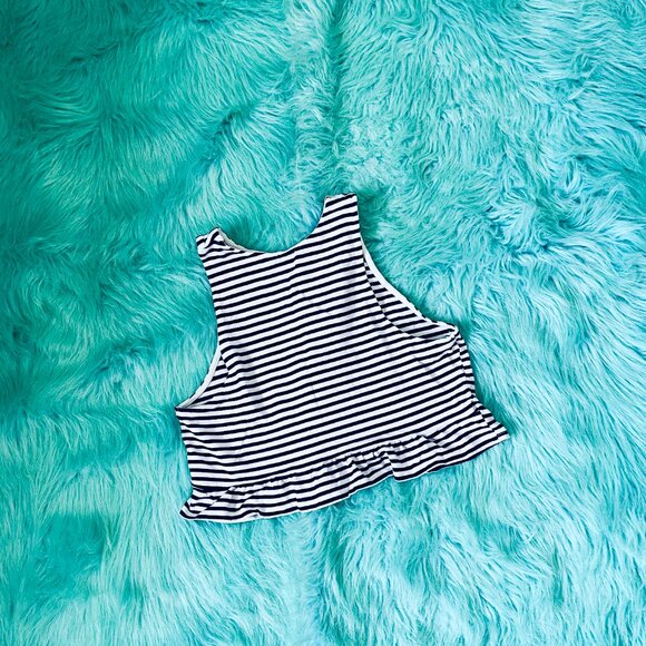 H&M Divided Crop Top - Picture 2 of 2